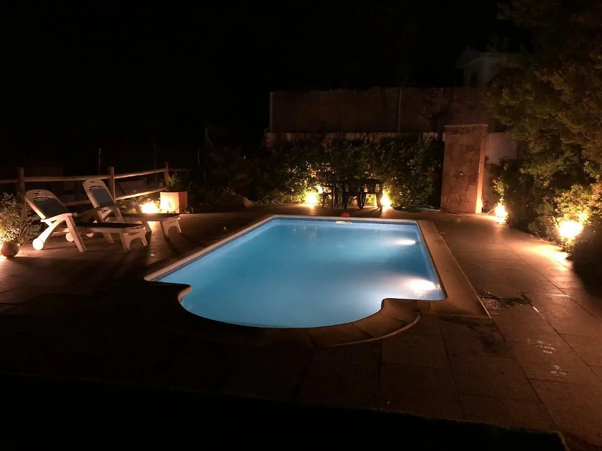 Villa Casa Bella Vista en montaña con vistas al mar y piscina privada Cunit