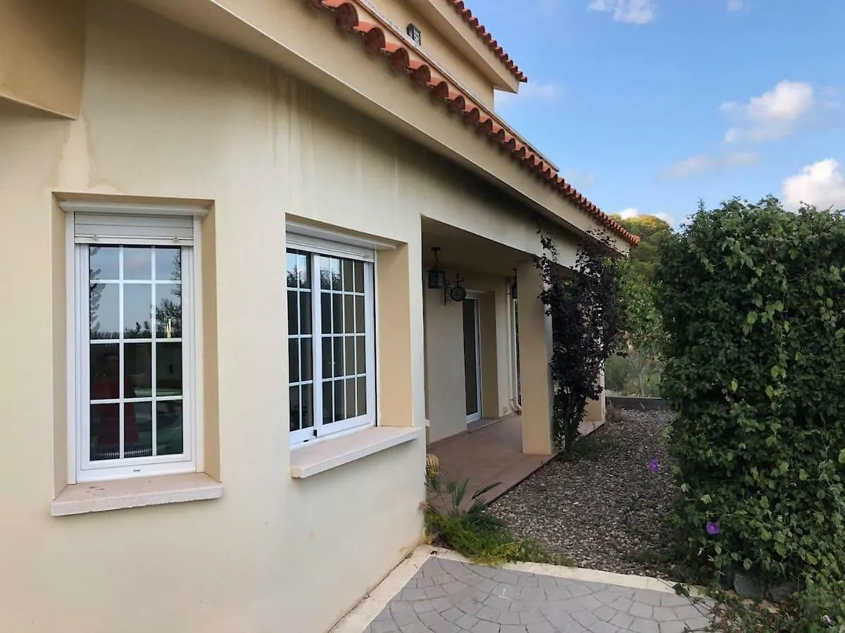 Villa Casa Bella Vista en montaña con vistas al mar y piscina privada Cunit